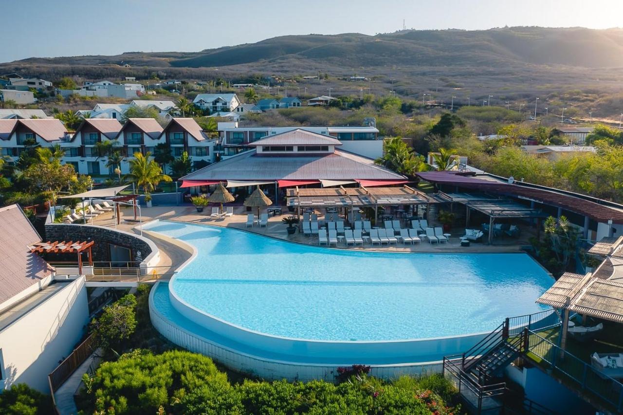 Akoya Hotel & Spa La Saline Les Bains Exterior photo The pool at the InterContinental Sanctuary Cove Resort