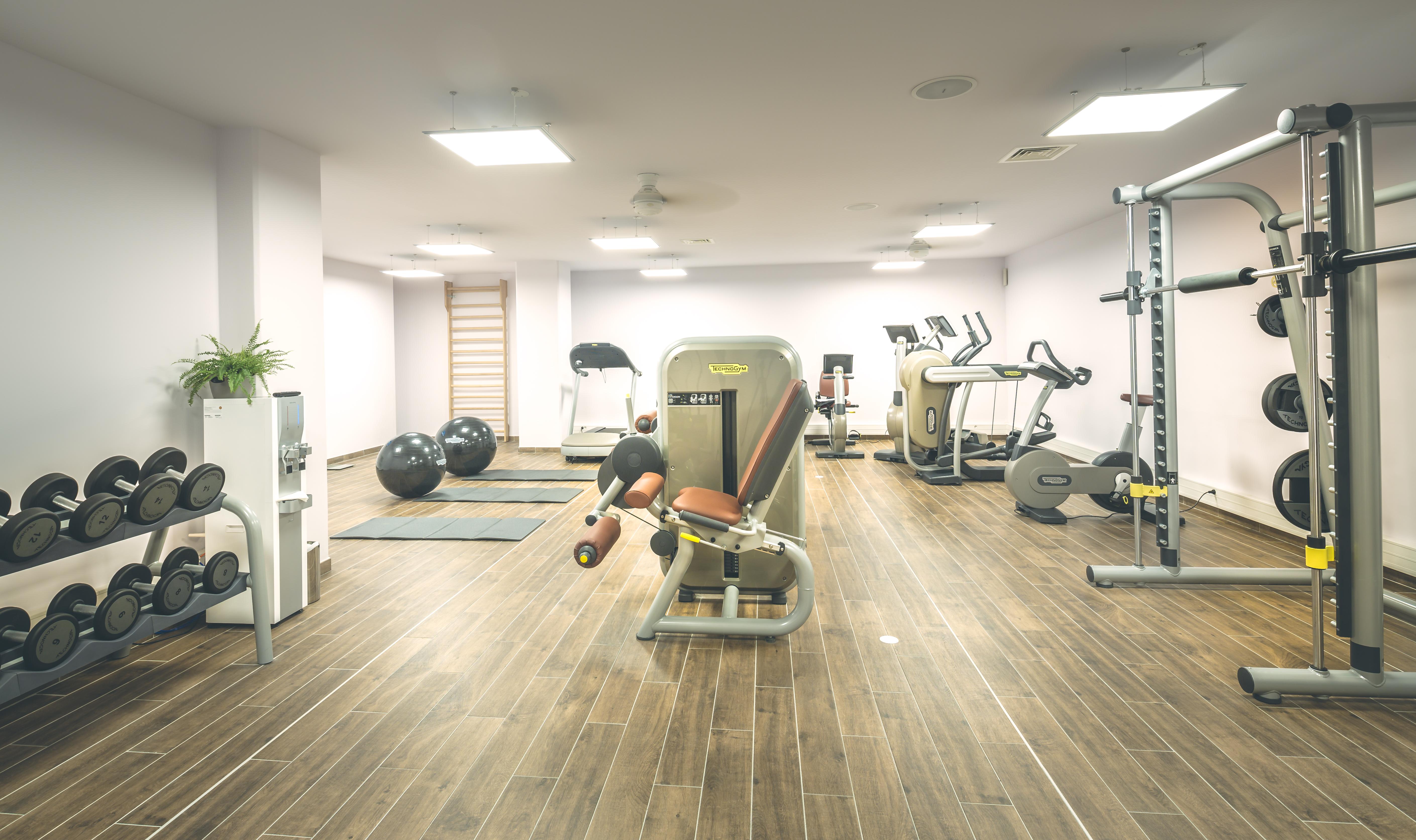 Akoya Hotel & Spa La Saline Les Bains Exterior photo A typical gym