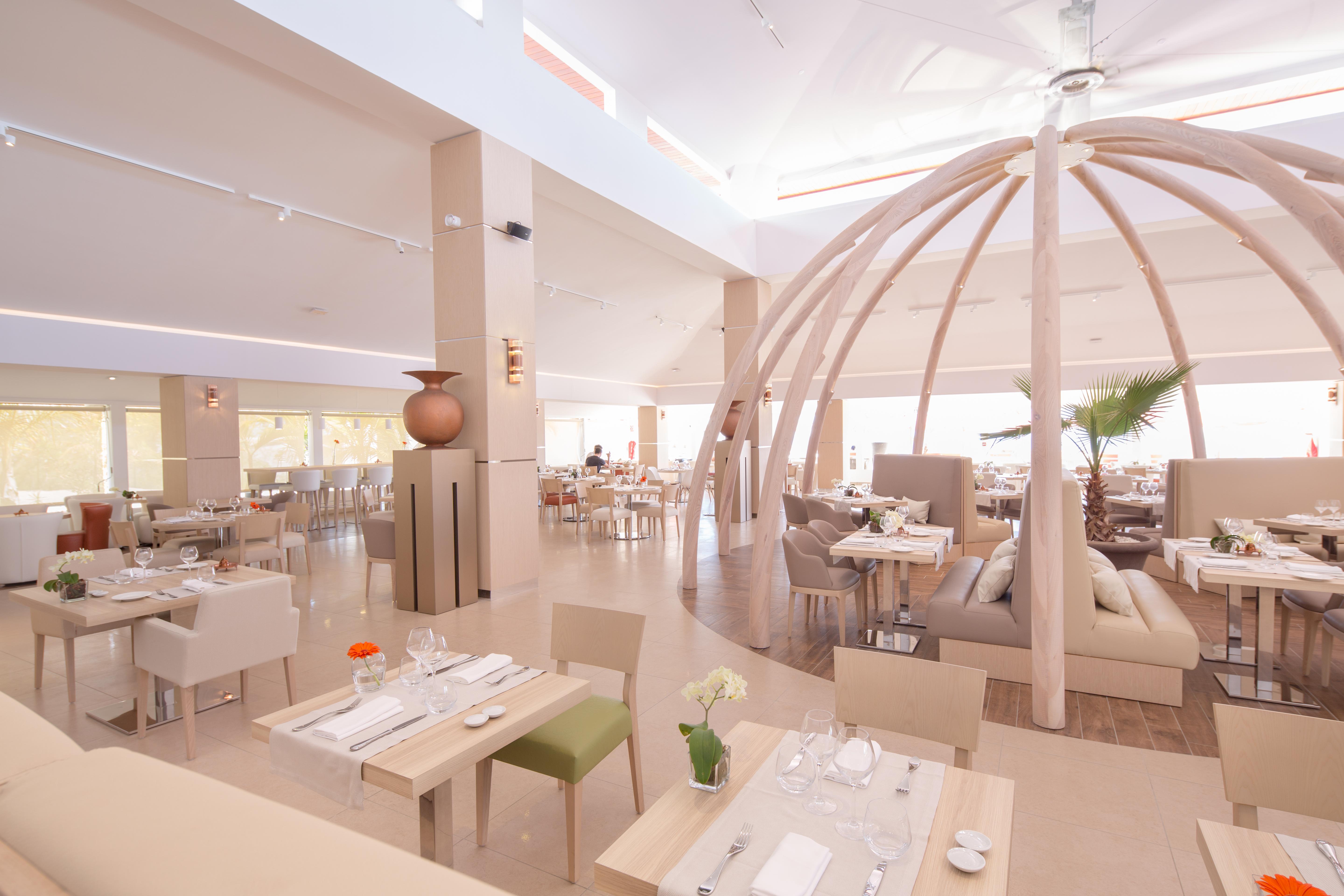 Akoya Hotel & Spa La Saline Les Bains Exterior photo The restaurant