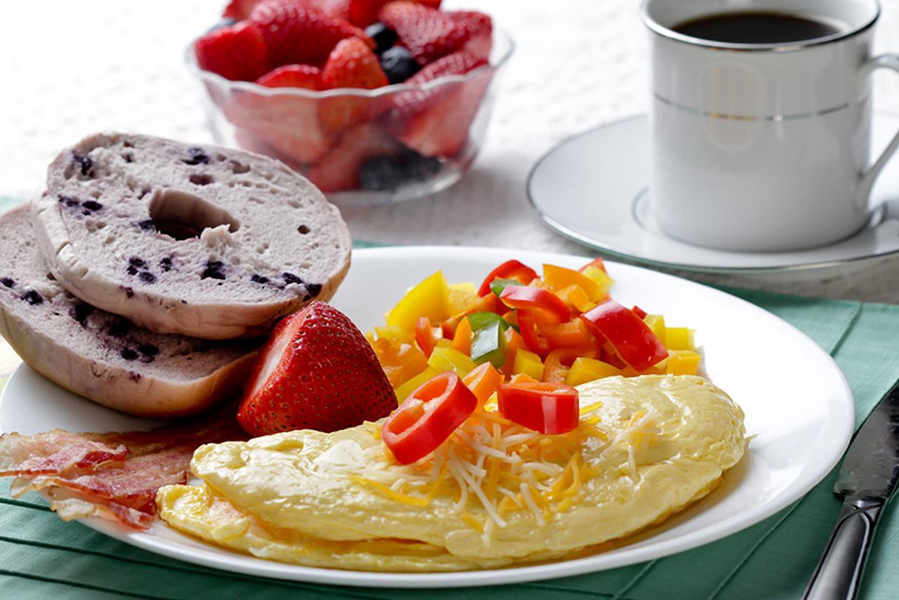Akoya Hotel & Spa La Saline Les Bains Exterior photo An egg white omelet with fruit and bagels